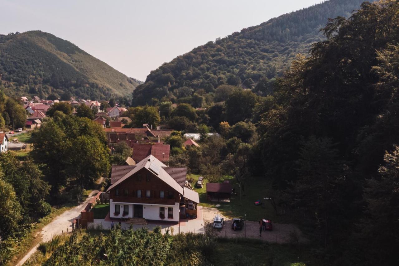 Livada Amely Guest house 3*